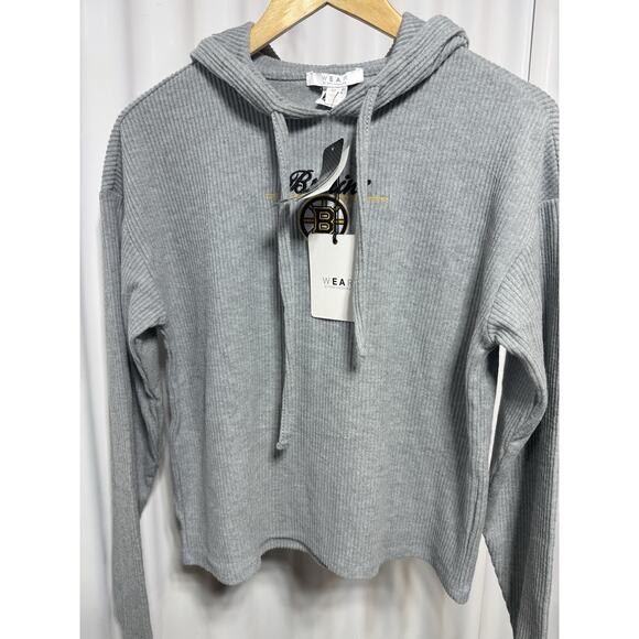 Wear By Erin Andrew’s Boston Bruins Logo Silver Knit Sweater Hoodie Sz S/P NWT - Picture 1 of 6